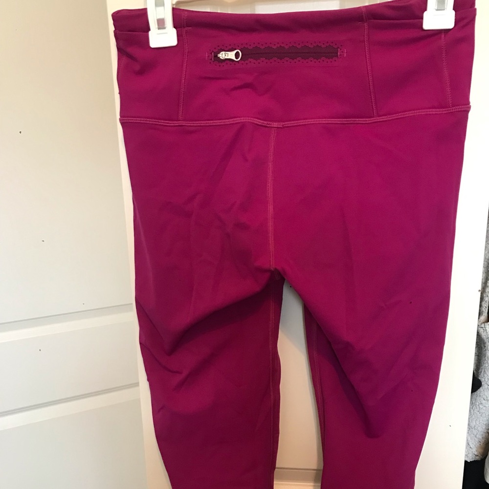 Lululemon crops- LIKE NEW